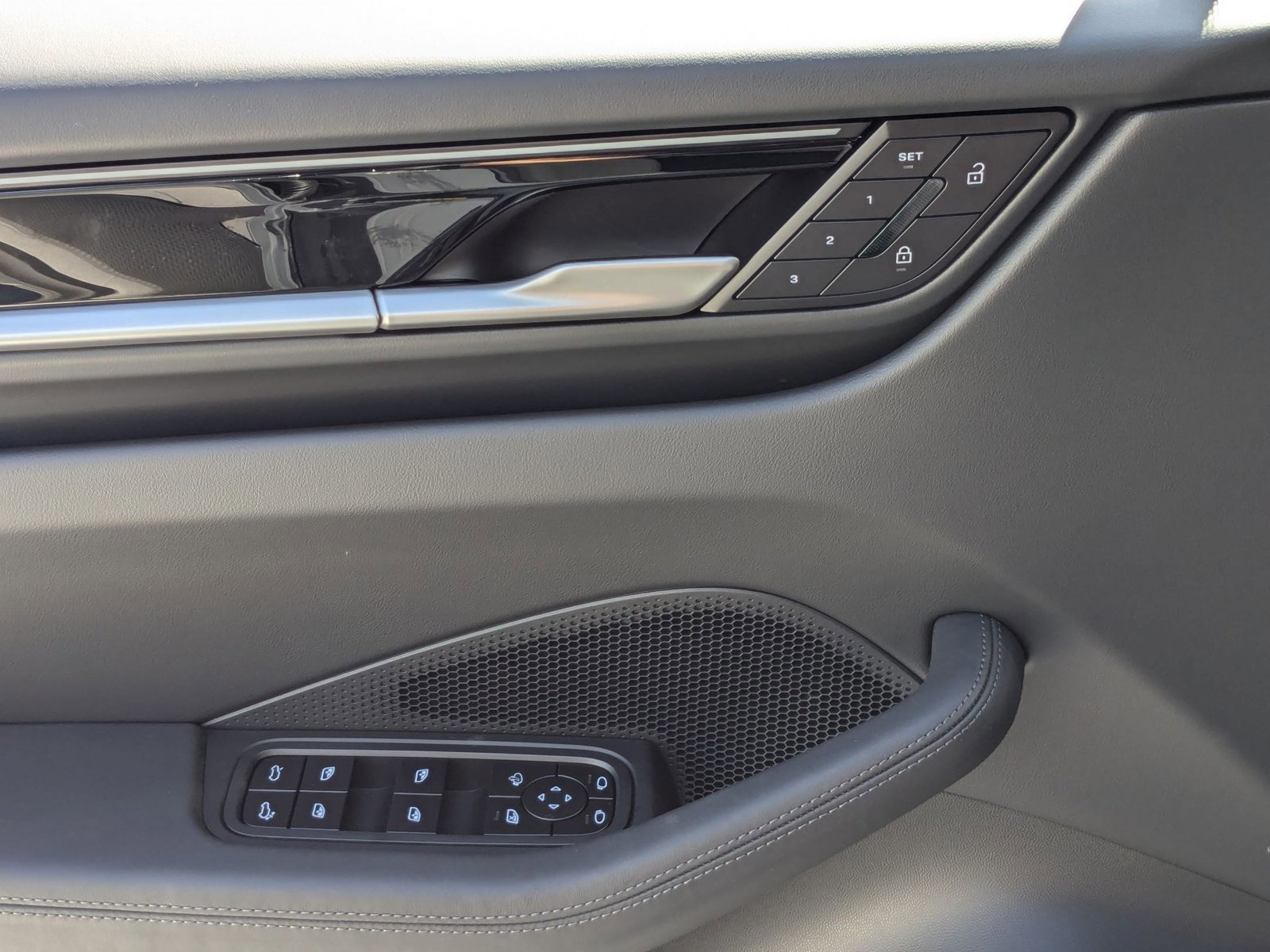 New 2025 Porsche Macan 4S Electric image 13