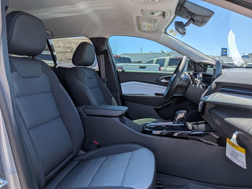 New 2026 Chevrolet Trax LT w/ Driver Confidence Package FWD image 29
