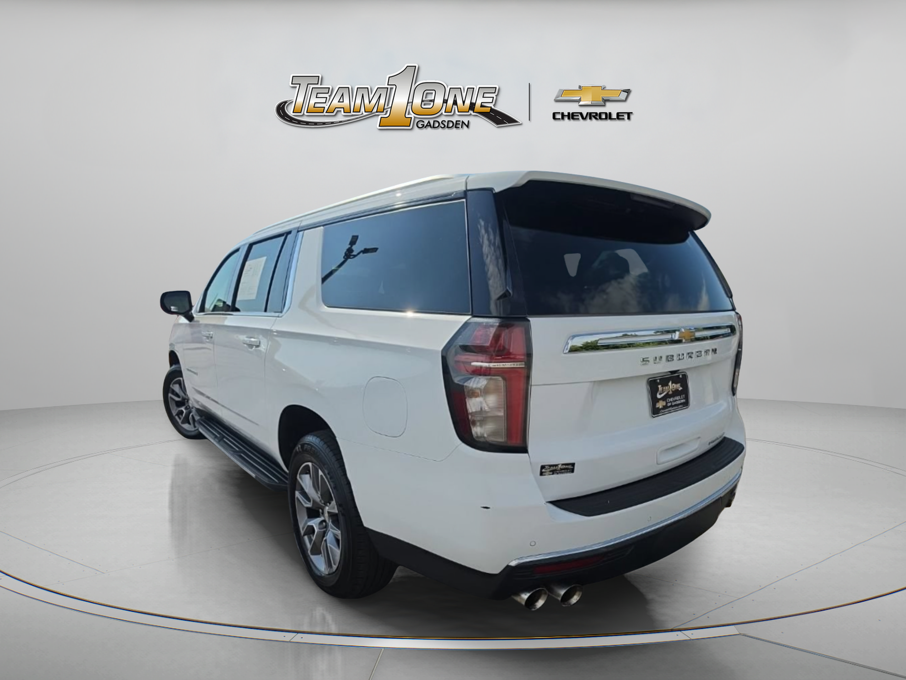Used 2023 Chevrolet Suburban Premier AWD/4WD image 6