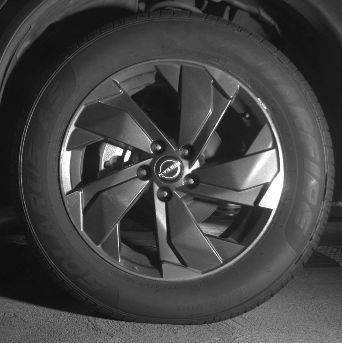 Used 2025 Nissan Rogue SV image 12