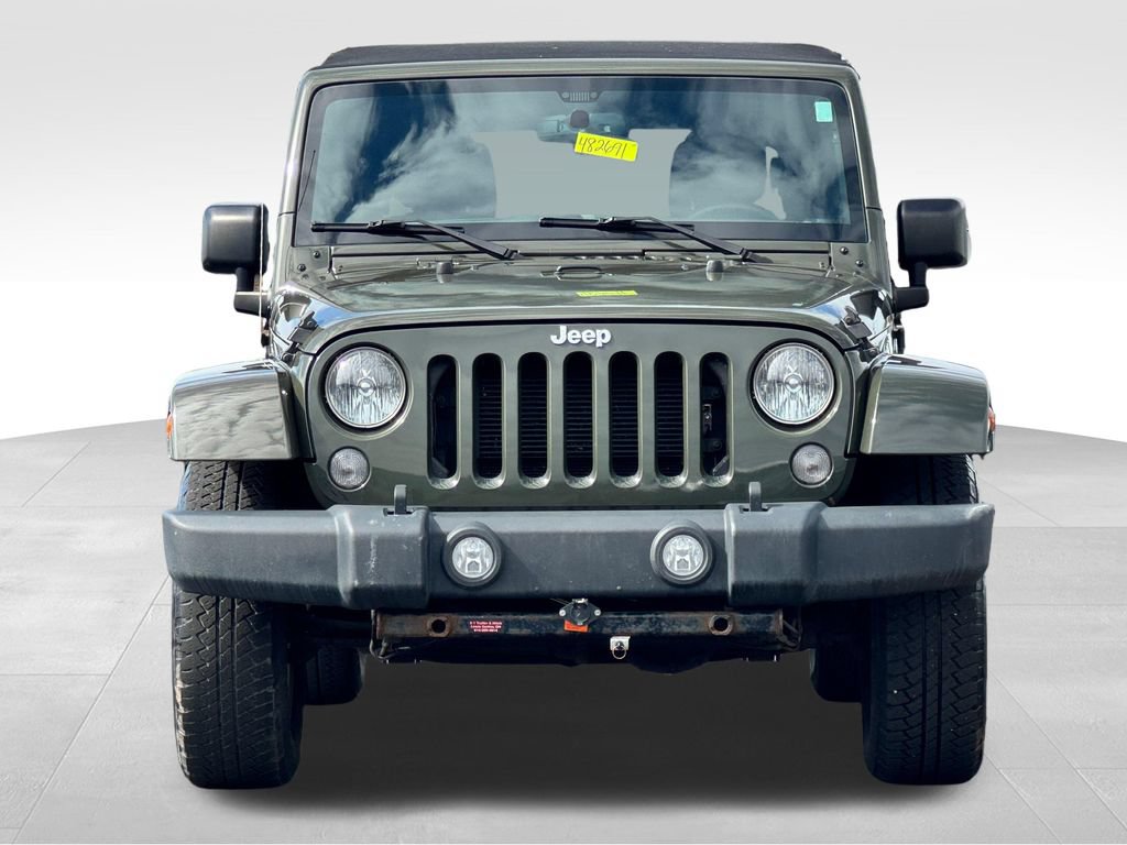 Used 2015 Jeep Wrangler Unlimited Sahara w/ Connectivity Group AWD/4WD image 2