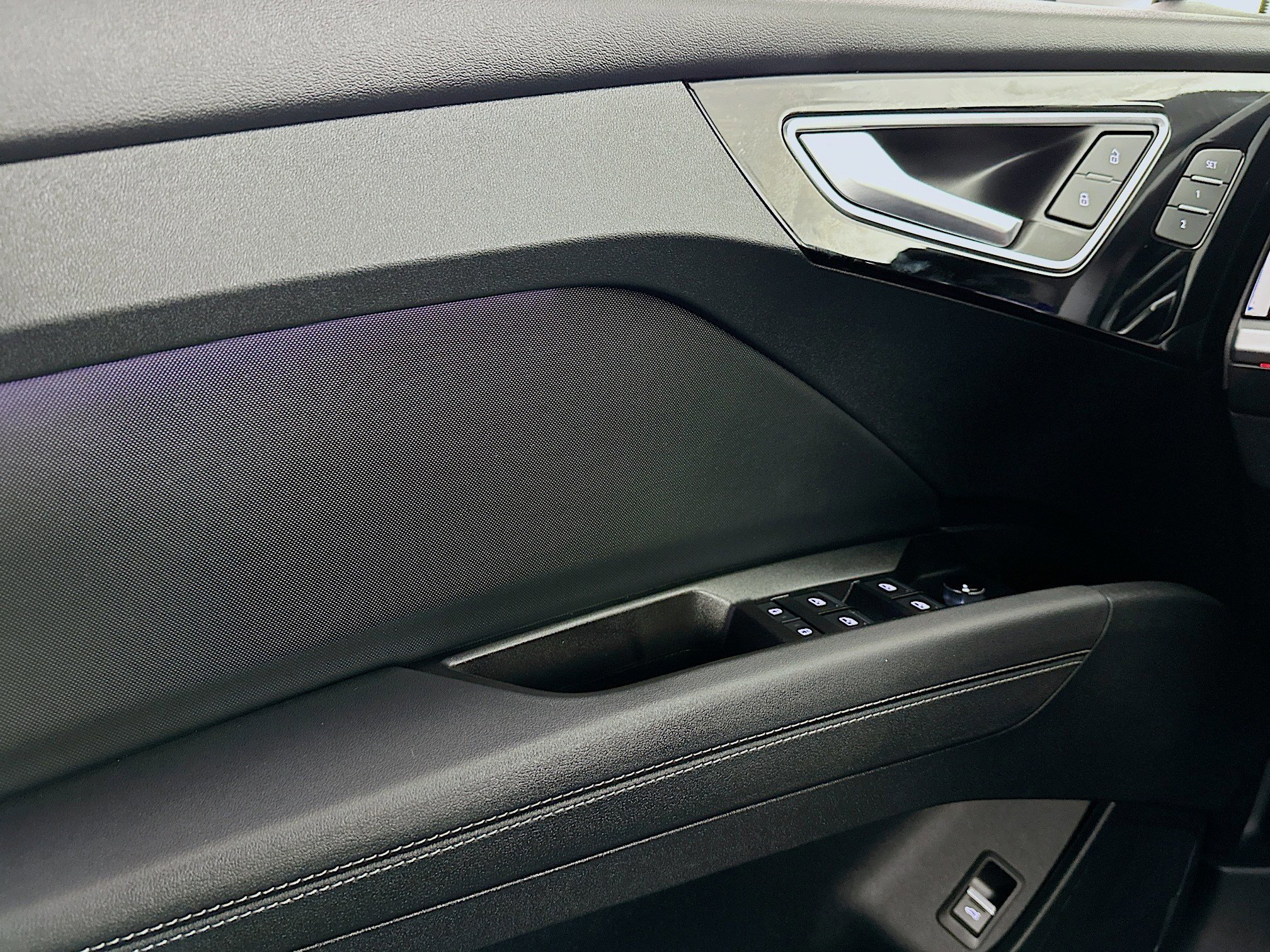 Used 2024 Audi Q4 e-tron Prestige image 15