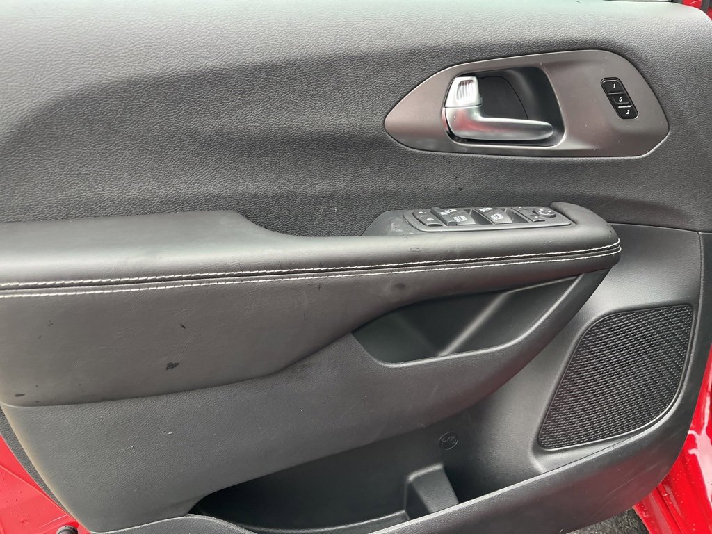 New 2026 Chrysler Pacifica Select image 24