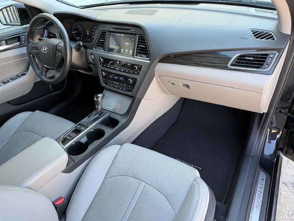 Used 2017 Hyundai Sonata Limited w/ Ultimate Package 04 FWD image 29