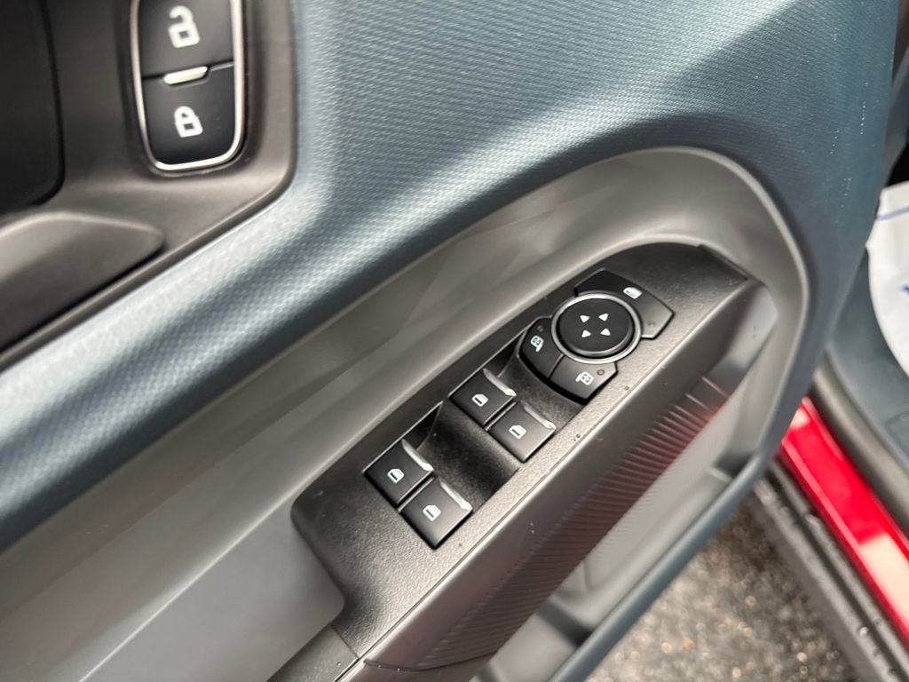 New 2025 Ford Maverick Lariat w/ Black Appearance Package image 11