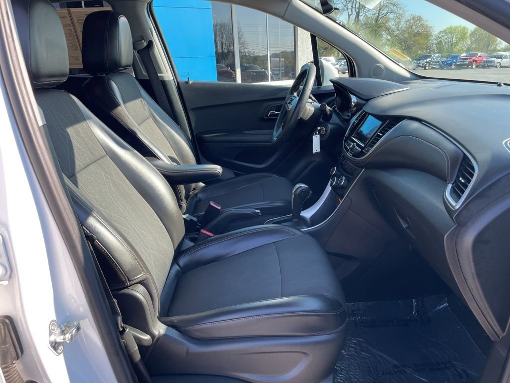 Used 2022 Chevrolet Trax LT AWD/4WD image 25