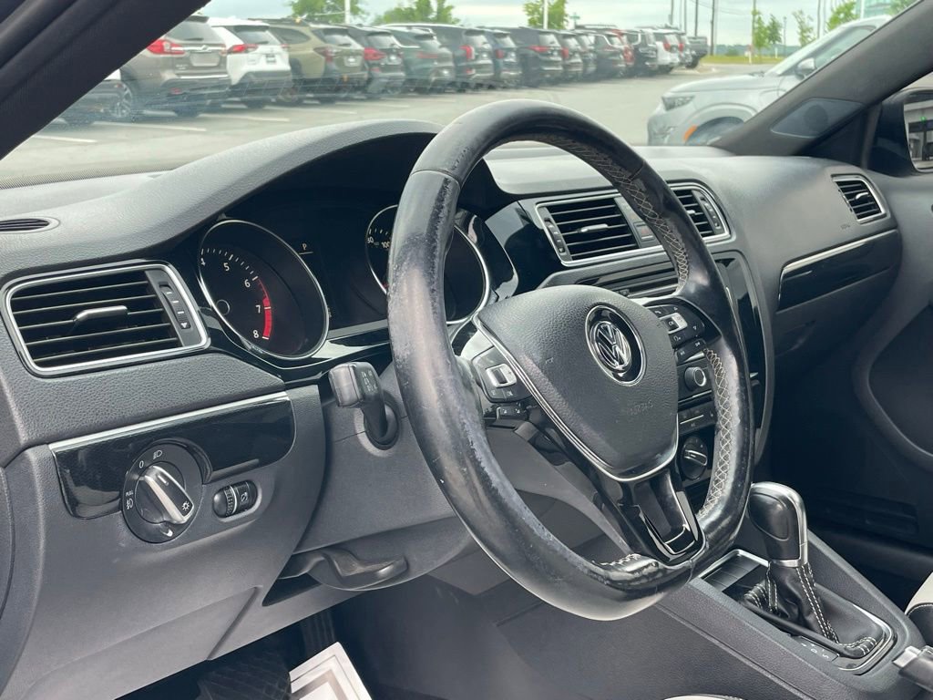 Used 2015 Volkswagen Jetta Sport FWD image 9