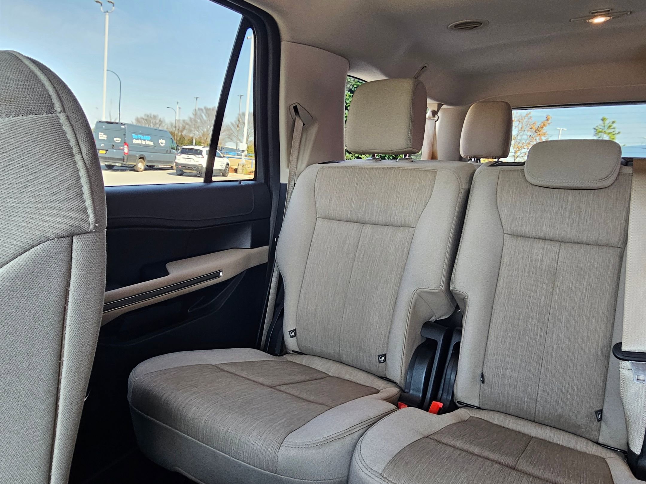 Used 2022 Ford Expedition Max XLT image 24