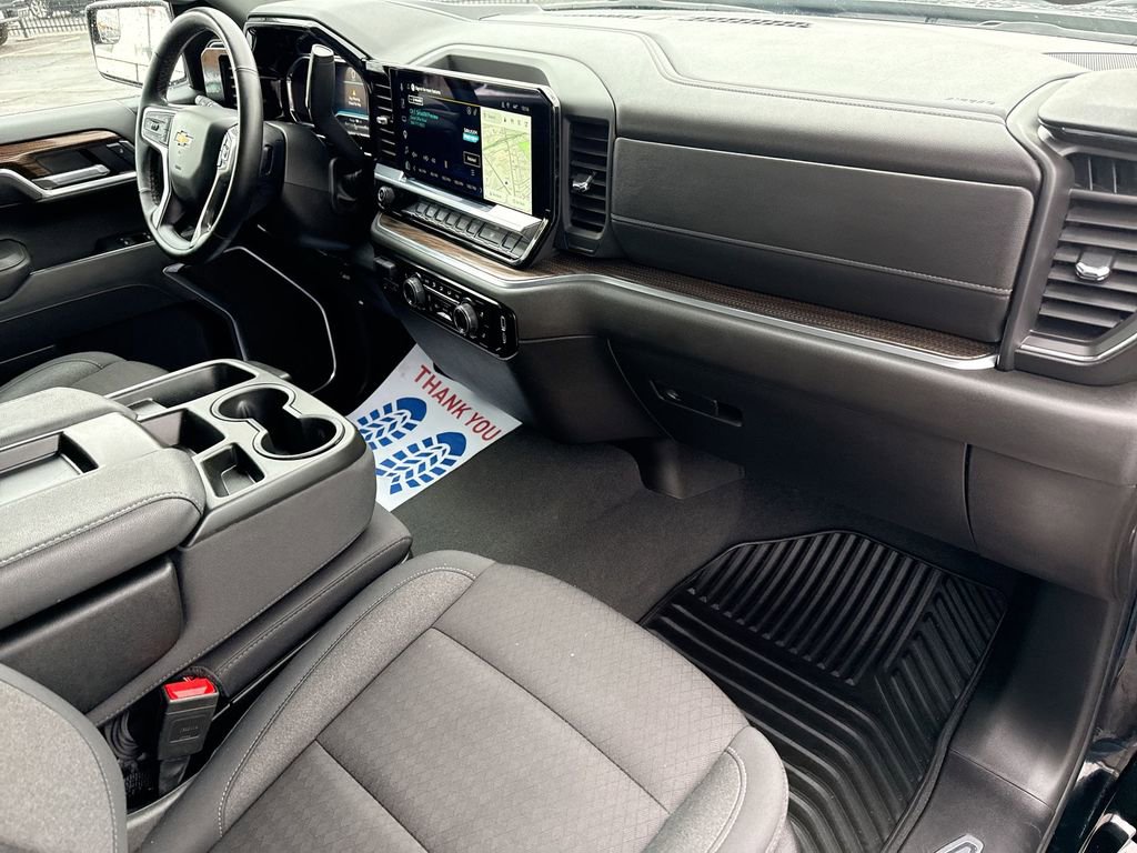 Used 2025 Chevrolet Silverado 1500 LT image 30
