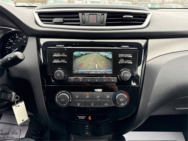 Used 2015 Nissan Rogue S image 29