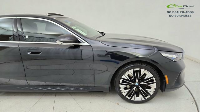 Used 2024 BMW 530i image 7