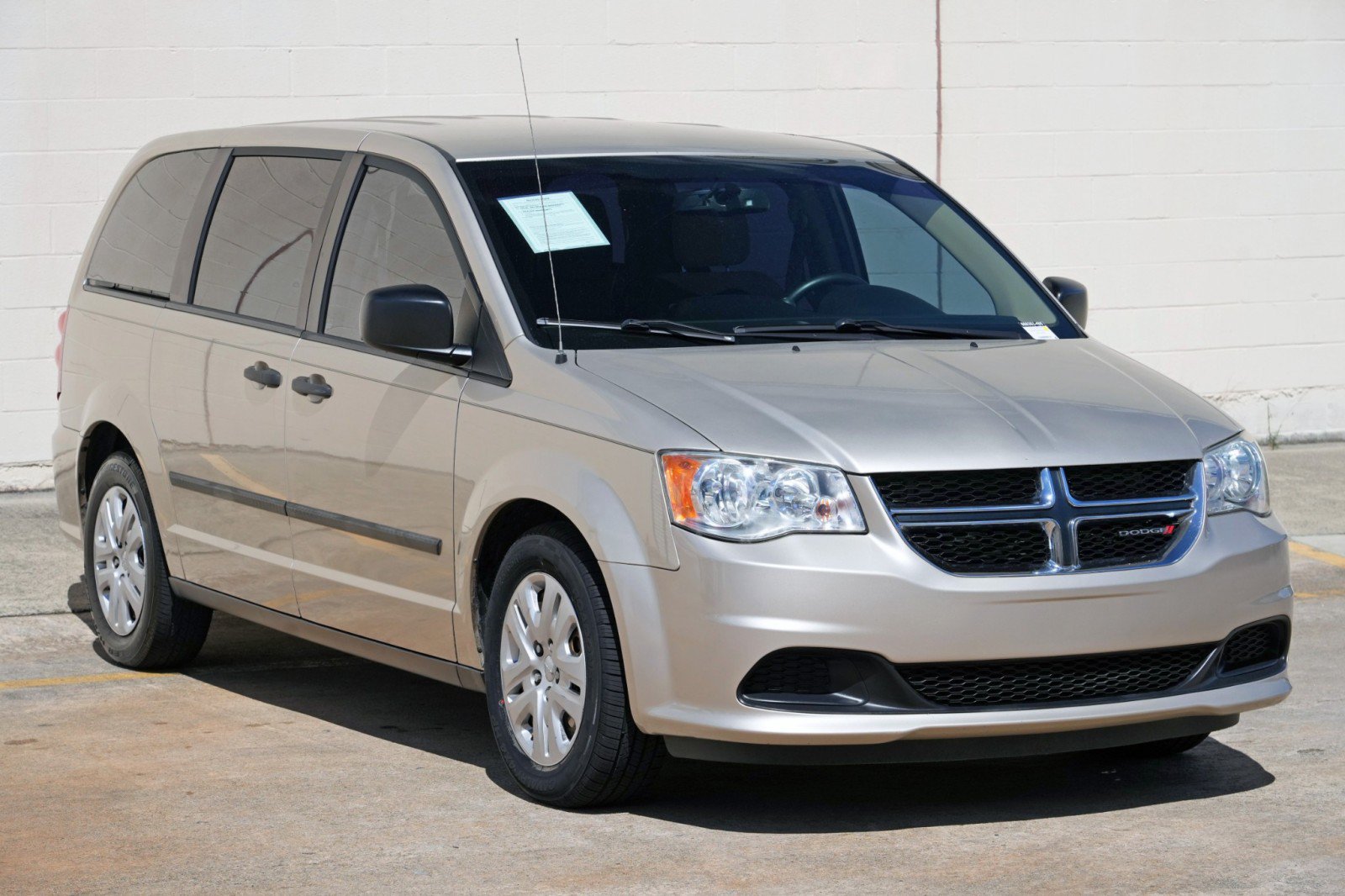 Used 2015 Dodge Grand Caravan American Value Package w/ UConnect Hands-Free Group FWD image 42