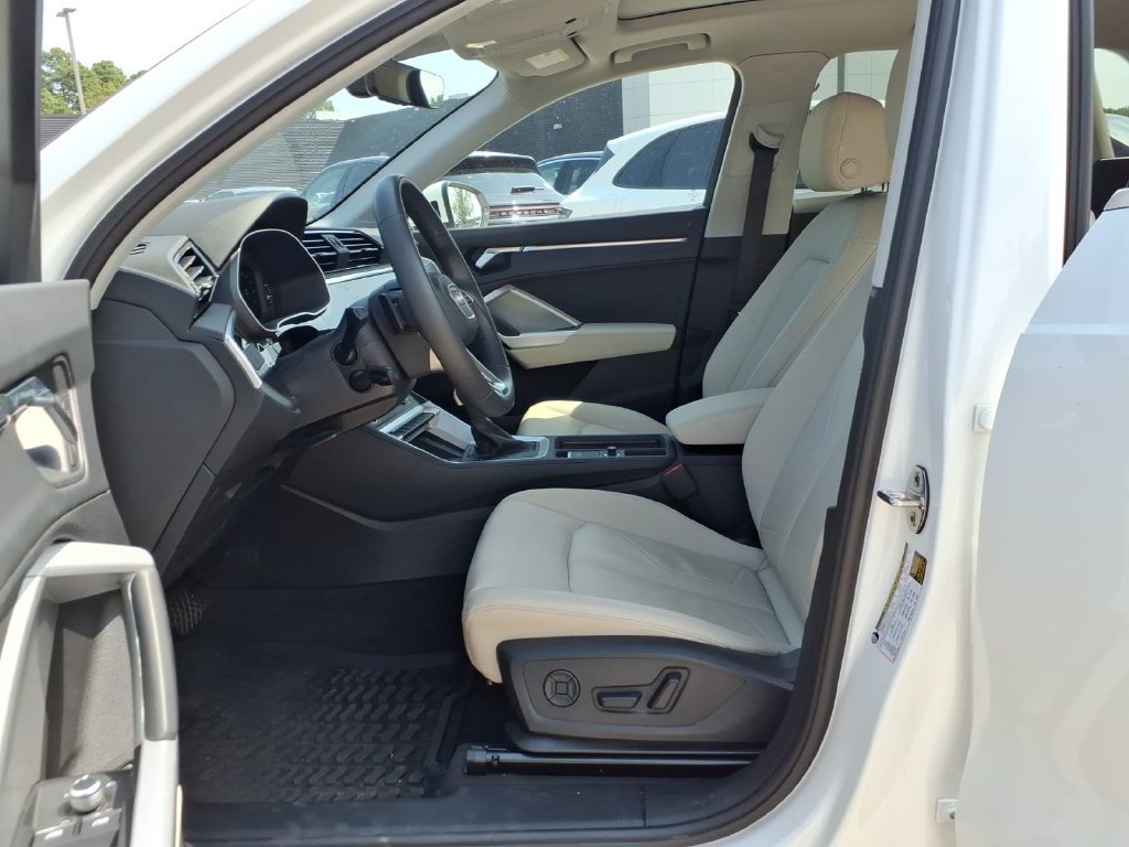 Used 2025 Audi Q3 2.0T Premium w/ Convenience Package AWD/4WD image 18