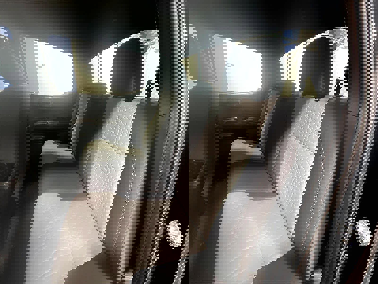 Used 2022 Toyota Tacoma TRD Off-Road image 15