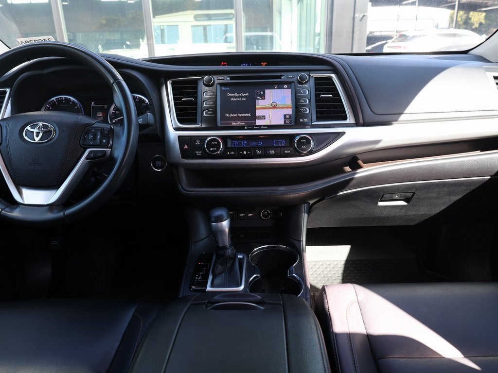 Used 2019 Toyota Highlander XLE image 25