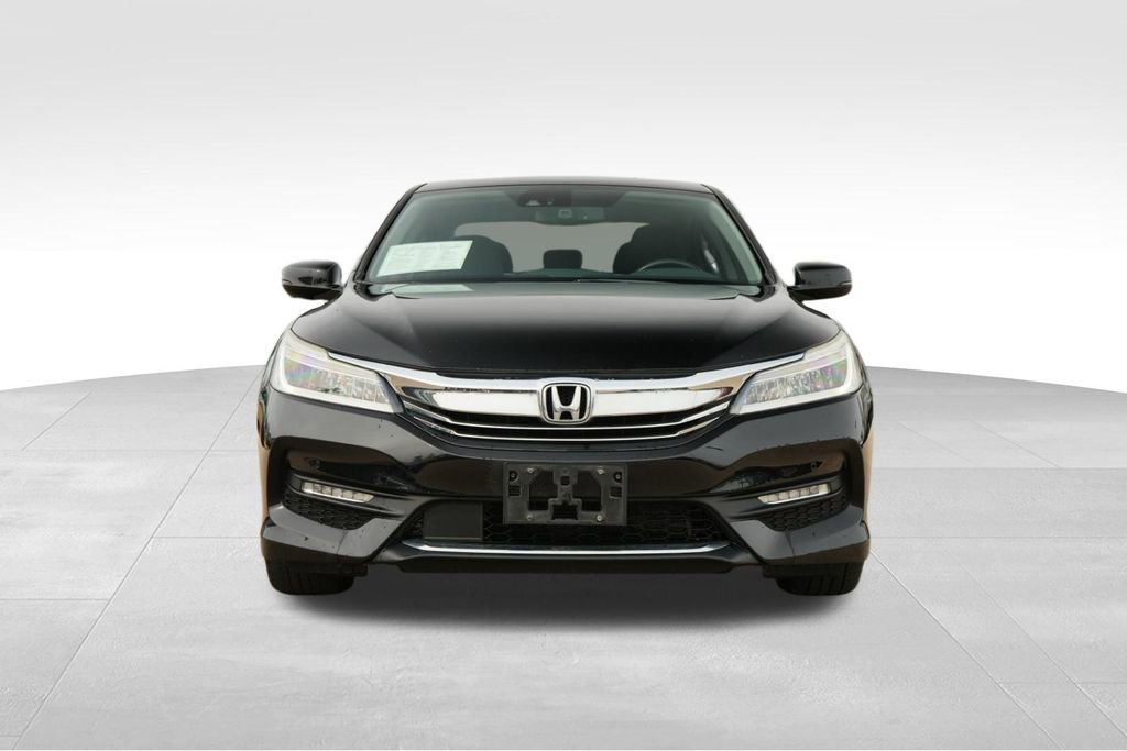 Used 2016 Honda Accord Touring image 2