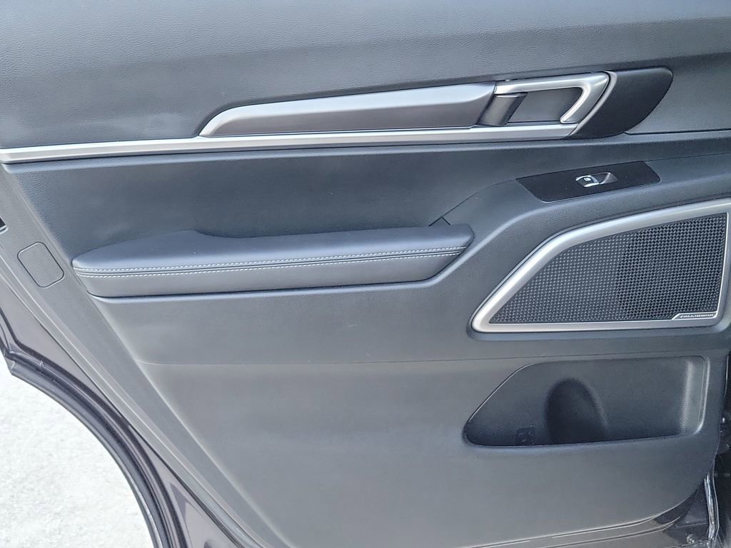 Used 2025 Kia Telluride S image 19