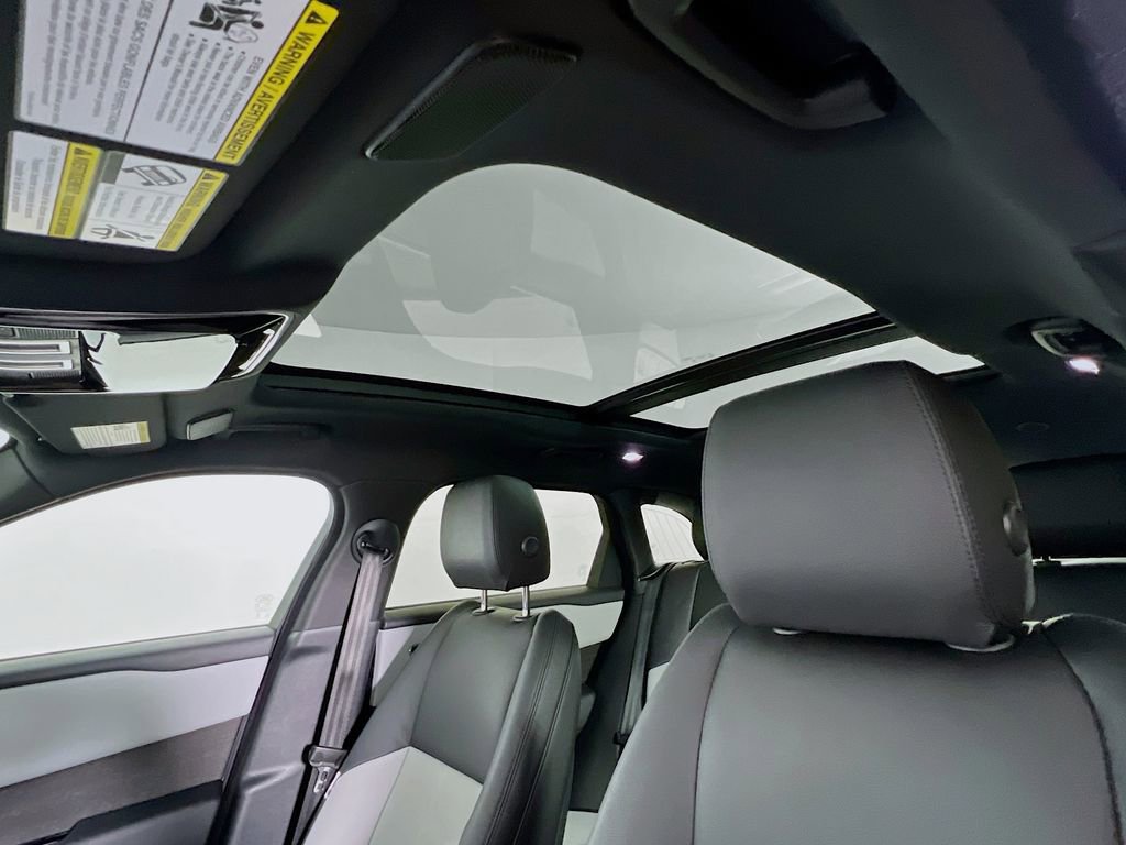 Used 2026 Land Rover Range Rover Velar Dynamic SE image 23