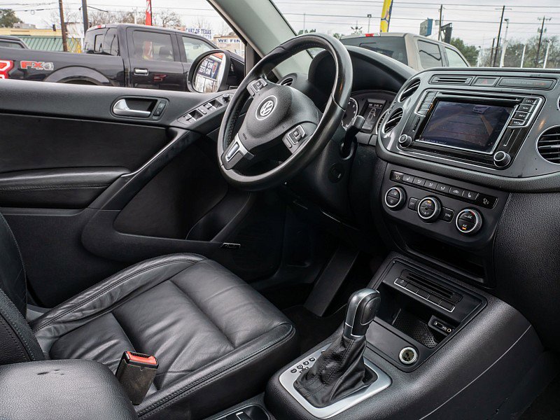 Used 2016 Volkswagen Tiguan SEL image 19