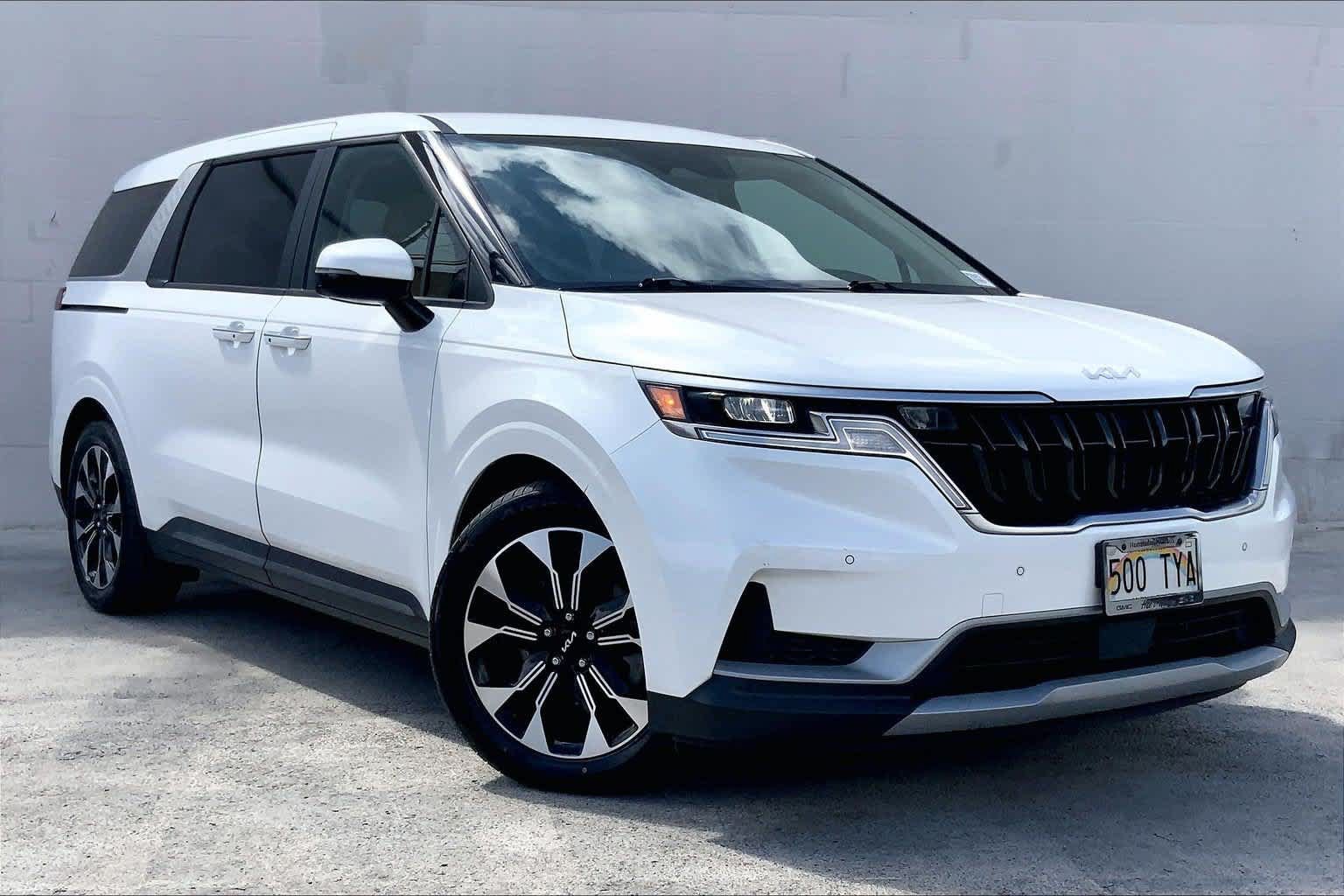 Used 2023 Kia Carnival EX FWD image 21