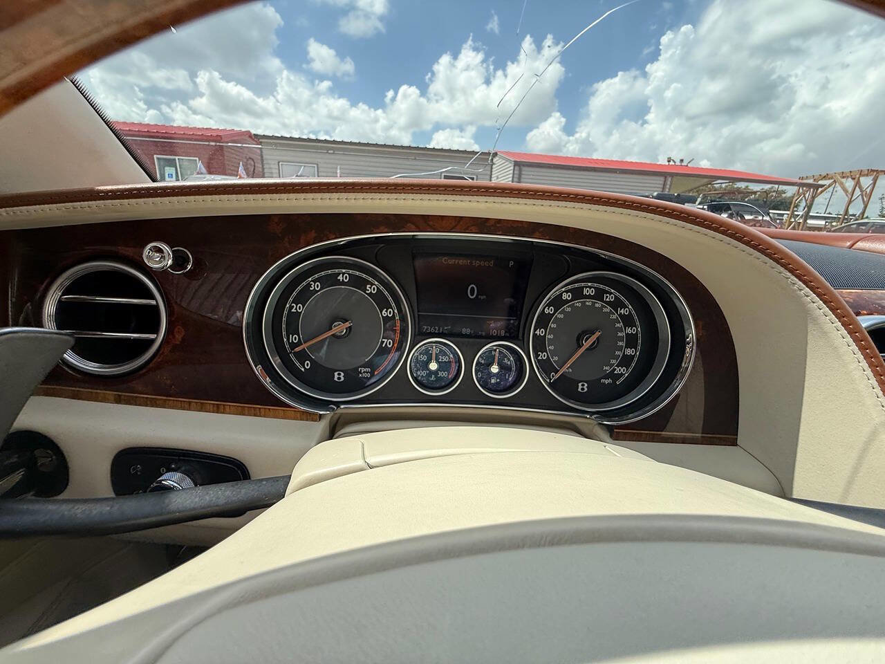 Used 2015 Bentley Flying Spur W12 image 31