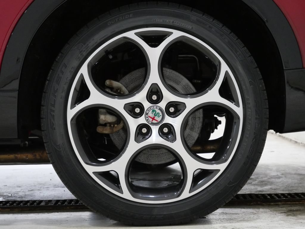 Used 2024 Alfa Romeo Tonale Ti AWD/4WD image 10