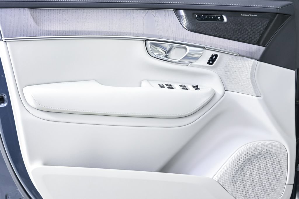 Certified 2026 Volvo XC90 B6 Ultra w/ Protection Package AWD/4WD image 8