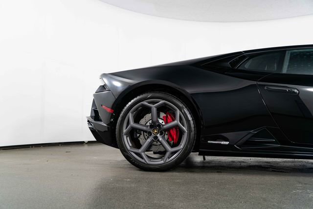Used 2022 Lamborghini Huracan EVO image 10
