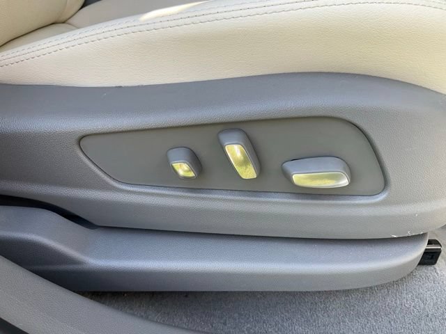 Used 2025 Cadillac XT5 Premium Luxury FWD image 23