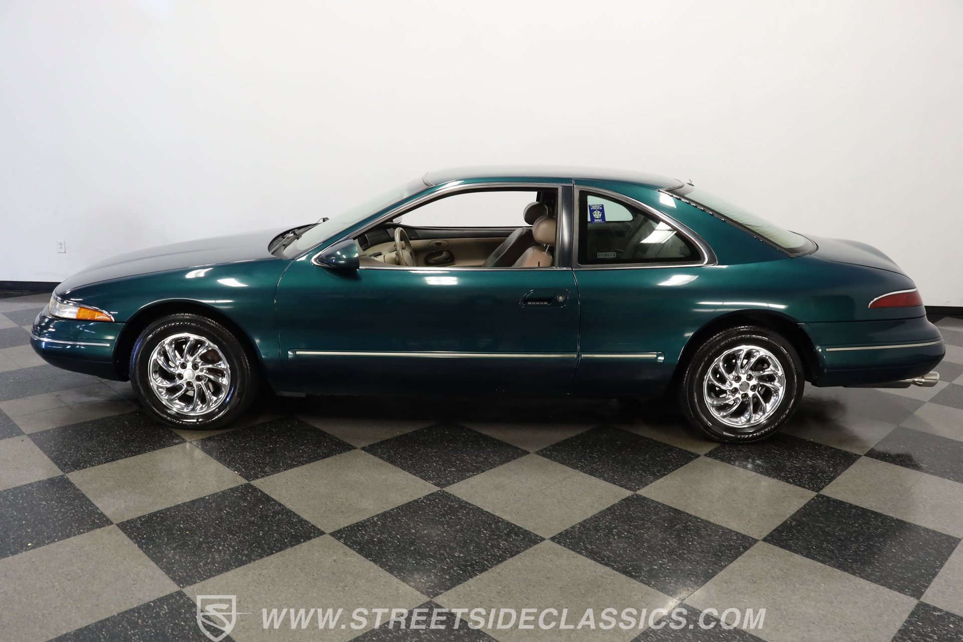 Used 1993 Lincoln Mark VIII image 2