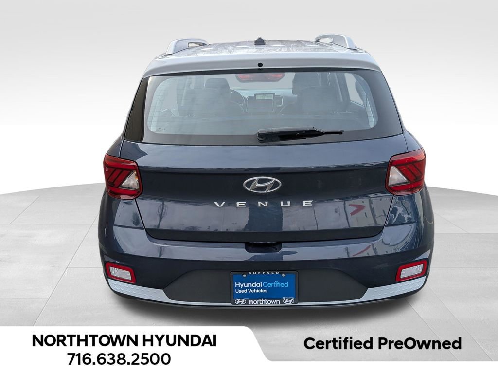 Used 2023 Hyundai Venue Limited image 16
