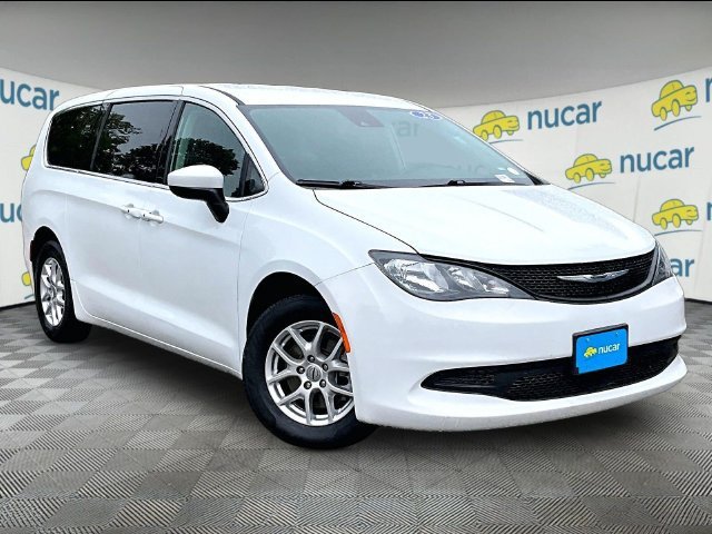 Used 2023 Chrysler Voyager LX FWD image 1
