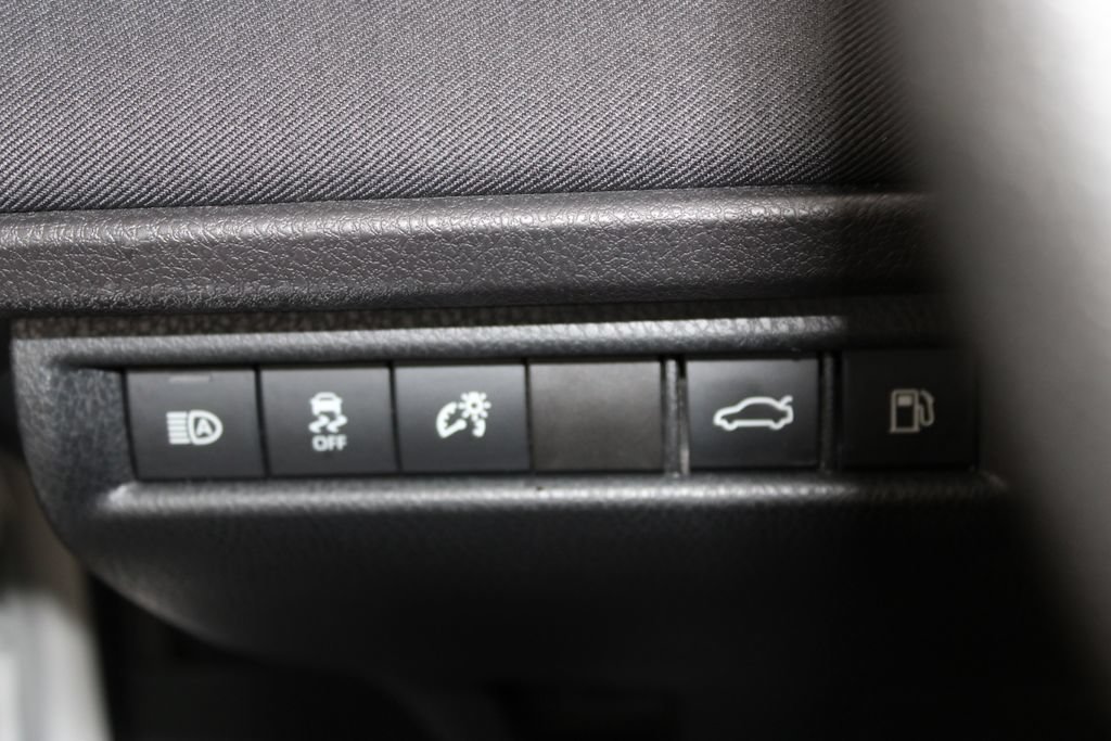 Used 2025 Toyota Camry LE FWD image 32