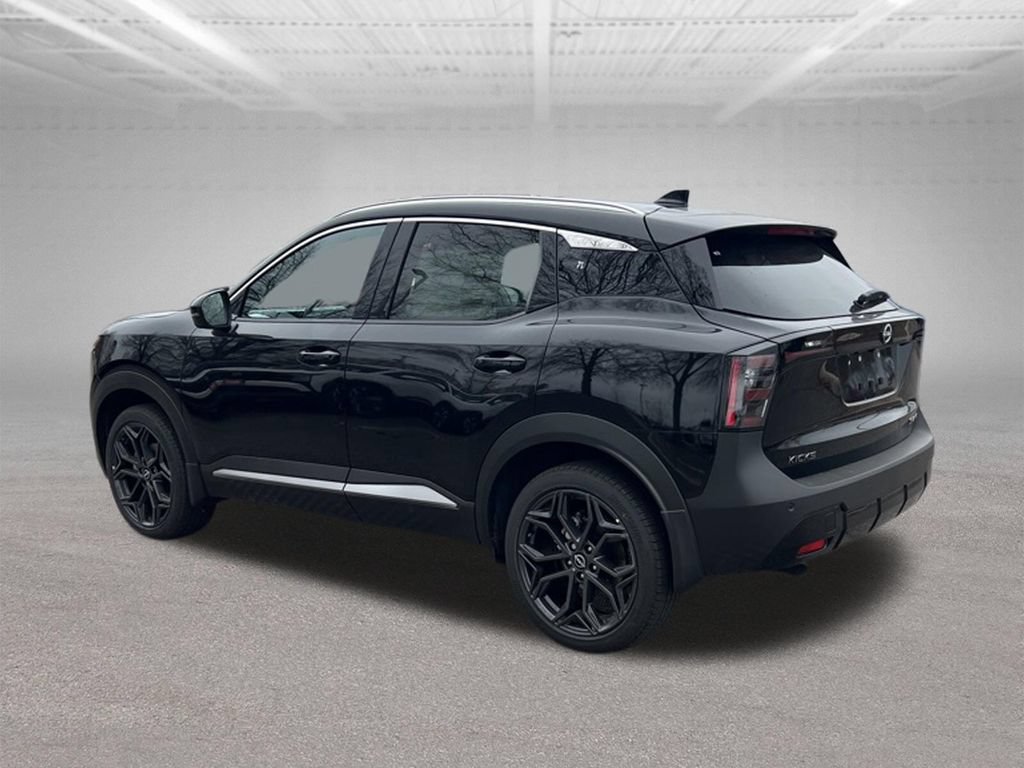 New 2025 Nissan Kicks SR AWD/4WD image 2