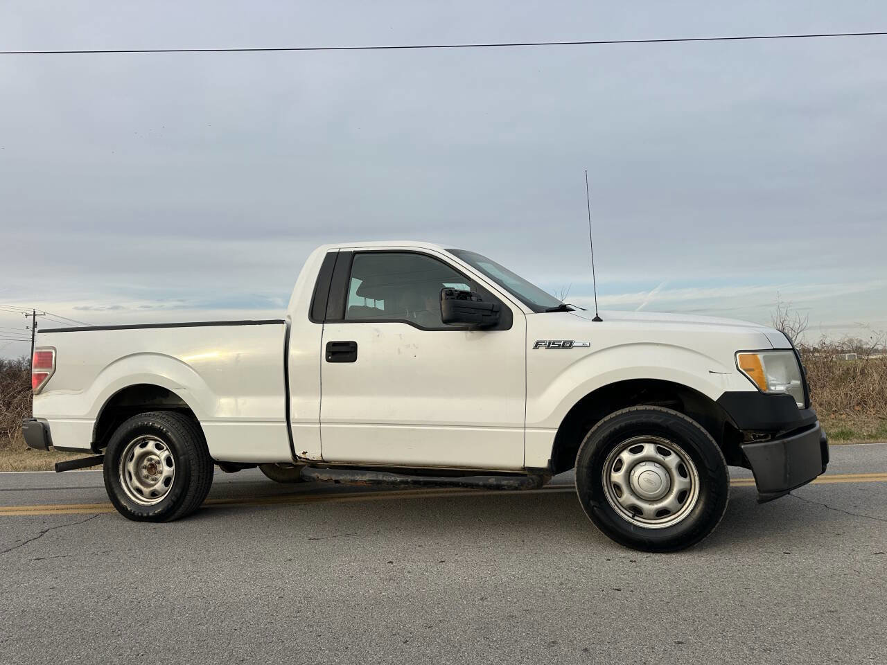 Used 2010 Ford F150 STX image 1
