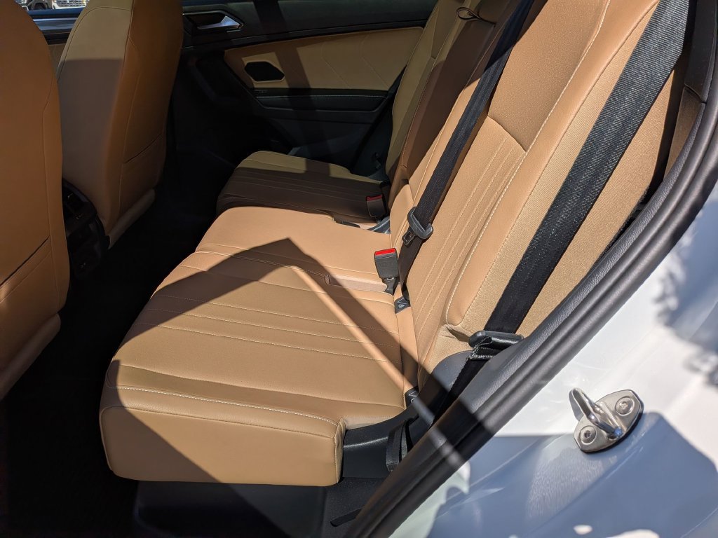 Used 2023 Volkswagen Tiguan SE R-Line AWD/4WD image 26