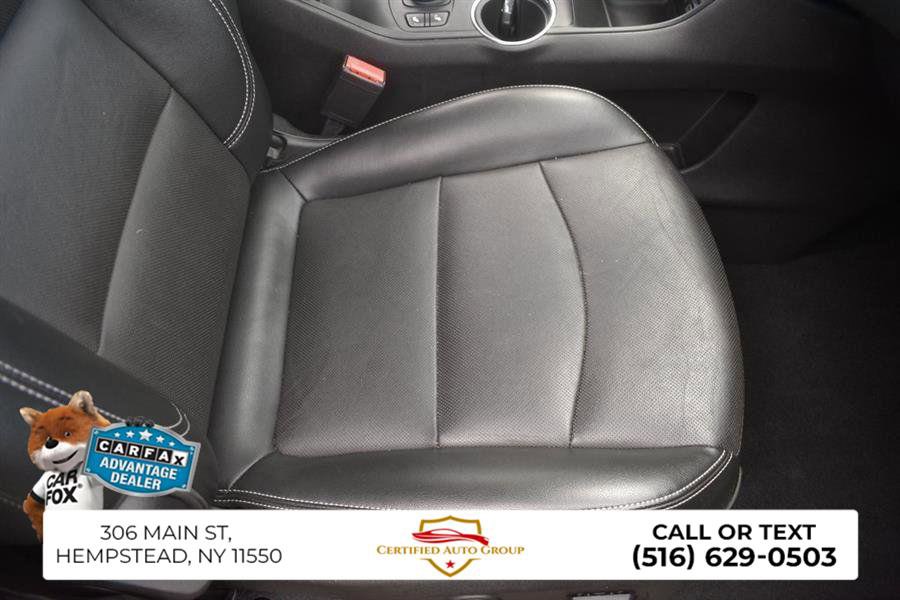 Used 2023 GMC Terrain SLT image 17