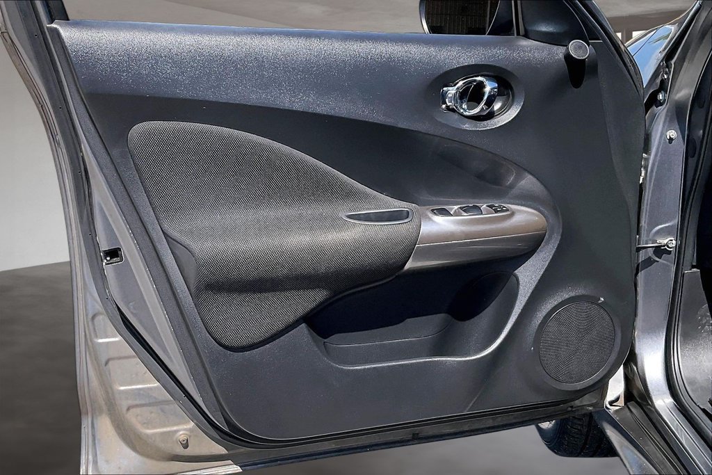 Used 2013 Nissan Juke S FWD image 18