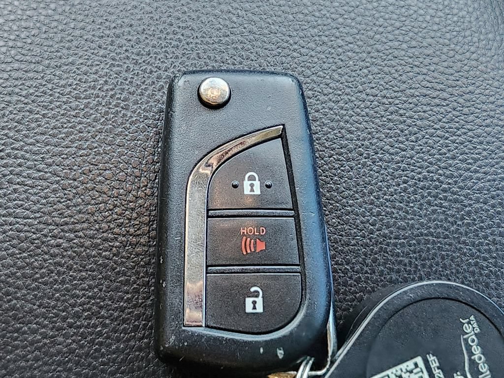Used 2024 Toyota RAV4 LE AWD/4WD image 29