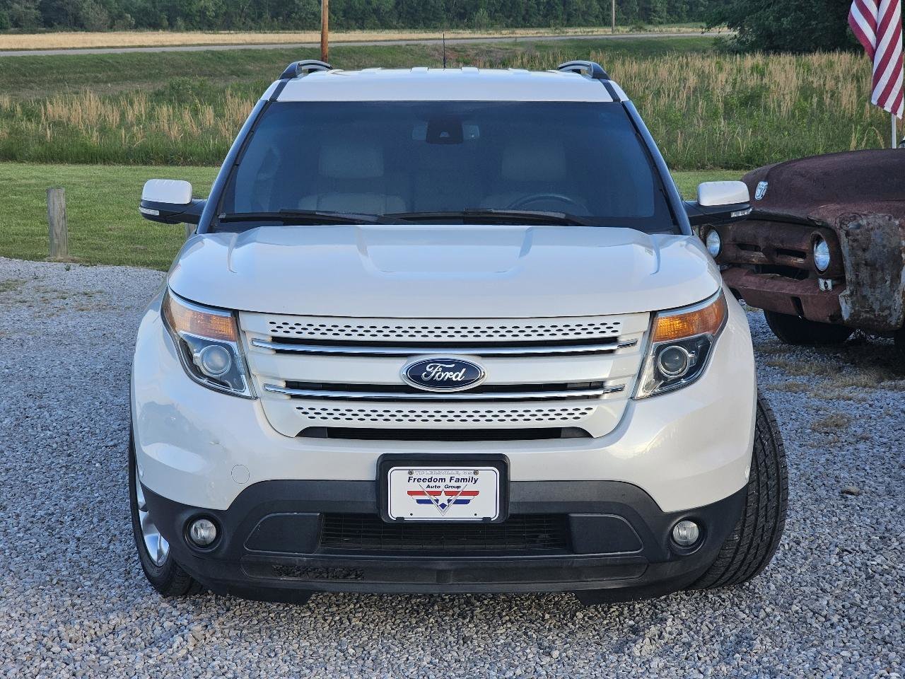 Used 2015 Ford Explorer Limited w/ Equipment Group 302A FWD image 3
