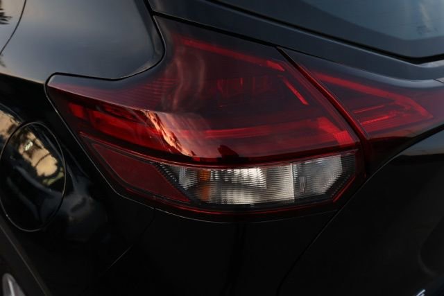 New 2025 Nissan Kicks Play S image 7