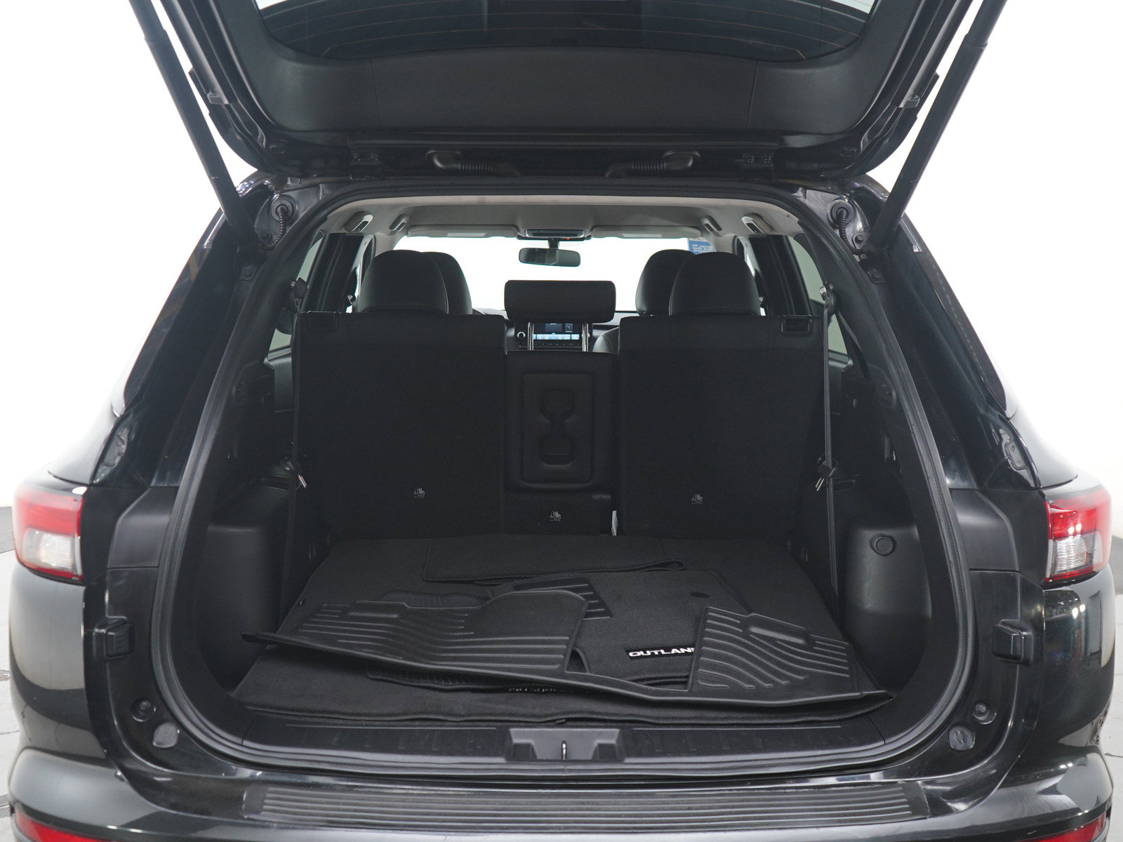 Used 2024 Mitsubishi Outlander SE AWD/4WD image 16