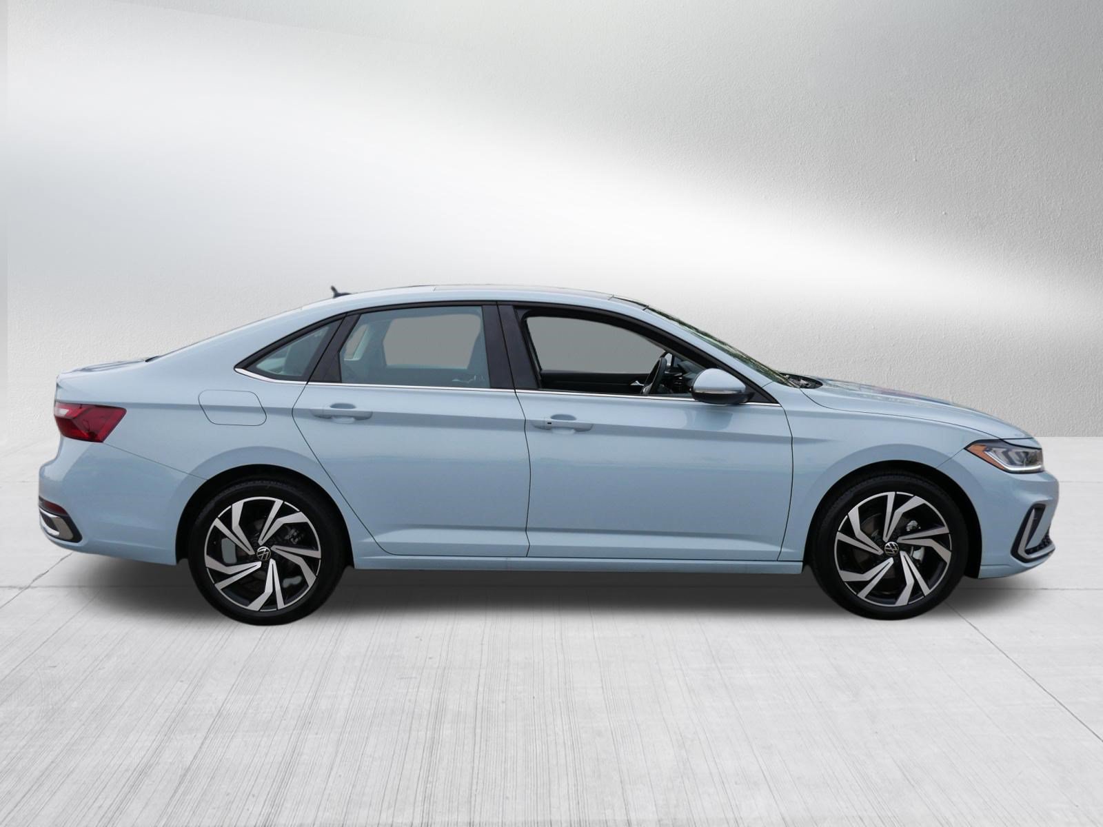 Used 2026 Volkswagen Jetta SEL FWD image 8