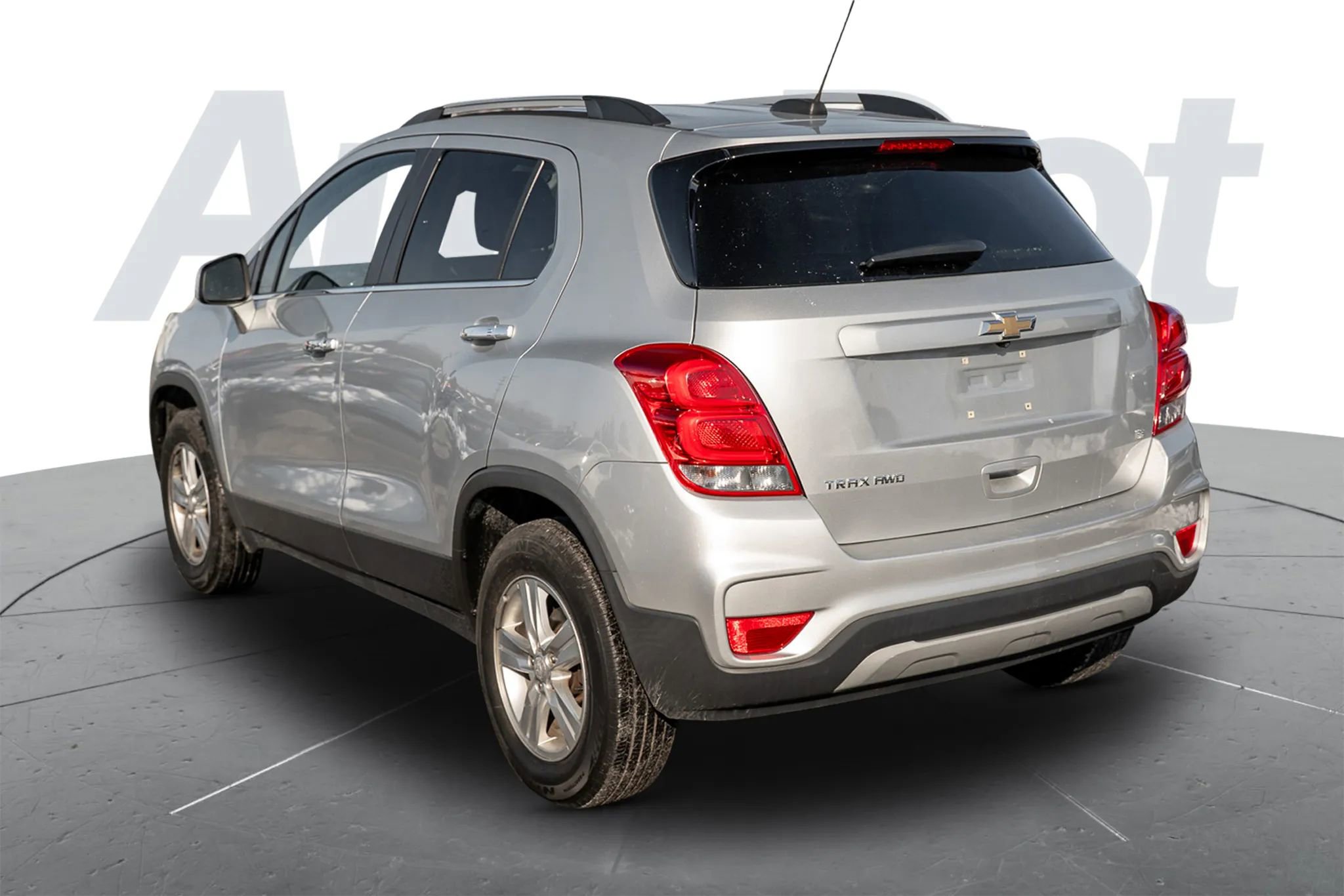 Used 2018 Chevrolet Trax LT w/ LT Convenience Package image 2