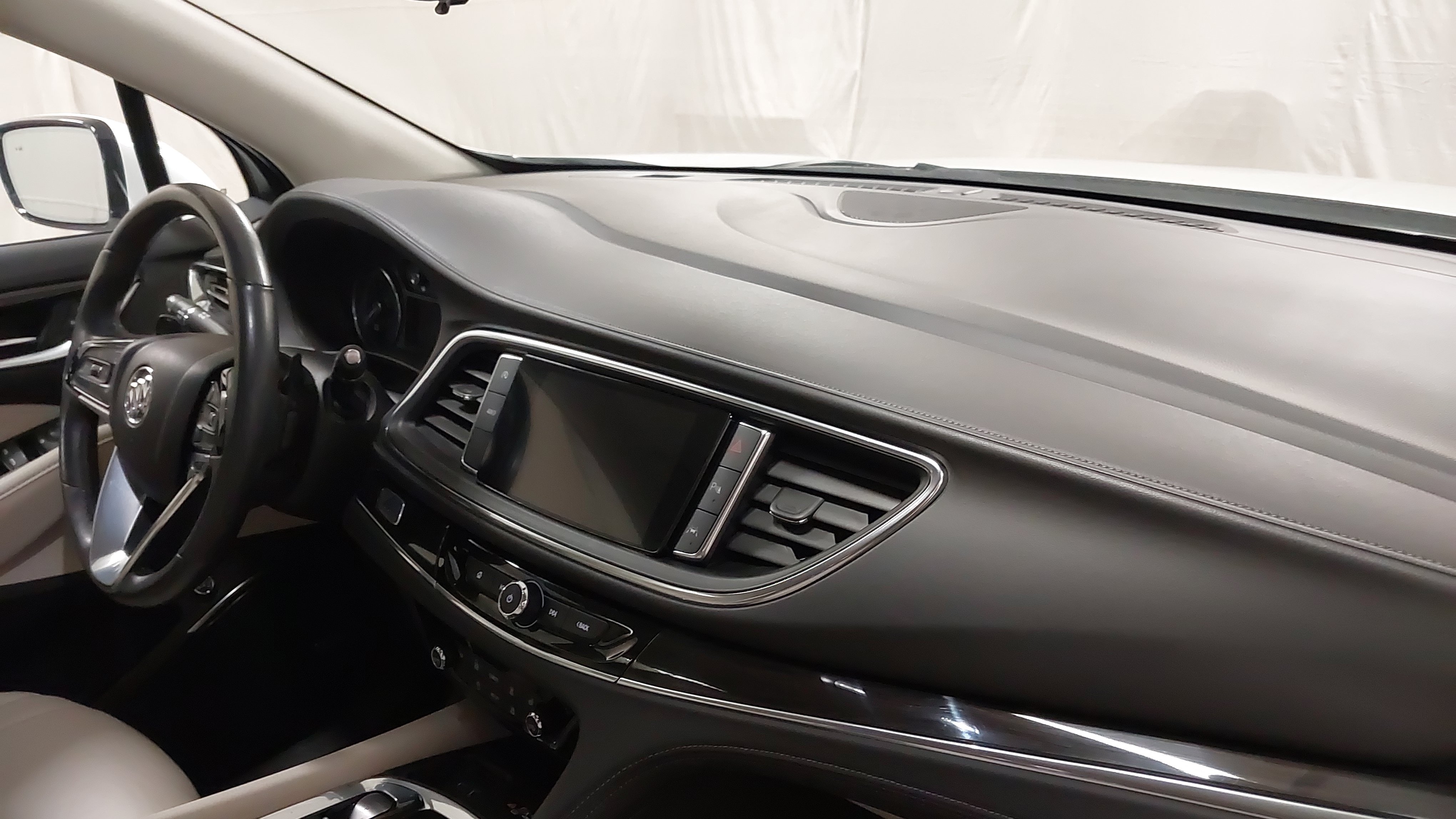 Used 2023 Buick Enclave Essence AWD/4WD image 29