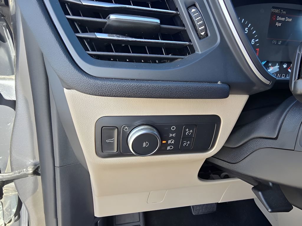 Used 2022 Ford Escape SEL image 18