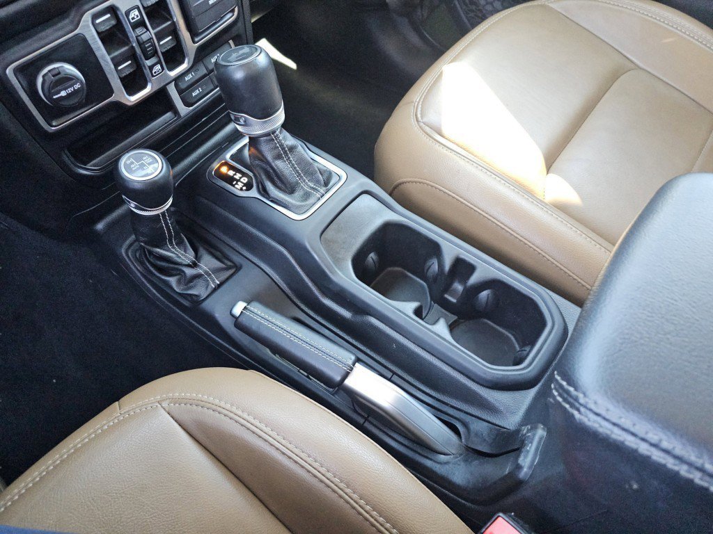 Used 2022 Jeep Wrangler Unlimited Sahara w/ Cold Weather Group image 34