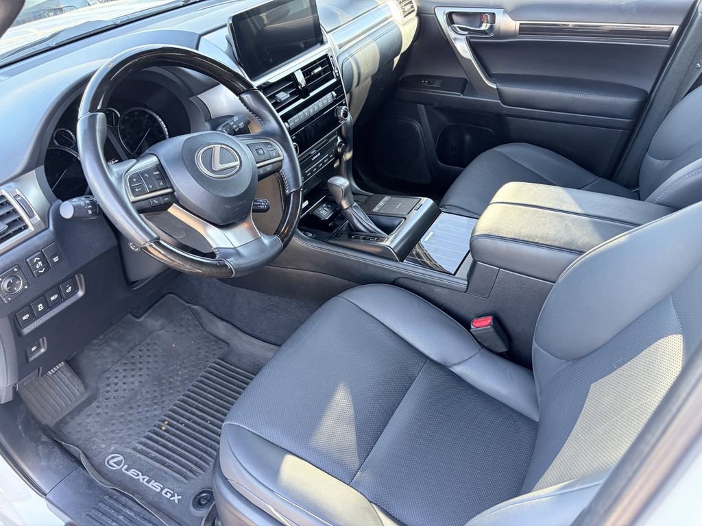 Used 2023 Lexus GX 460 Premium w/ Premium Package AWD/4WD image 4