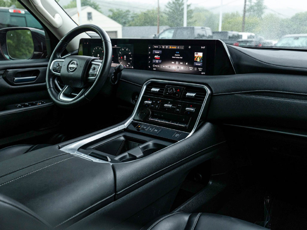 Used 2025 Nissan Armada SV AWD/4WD image 33