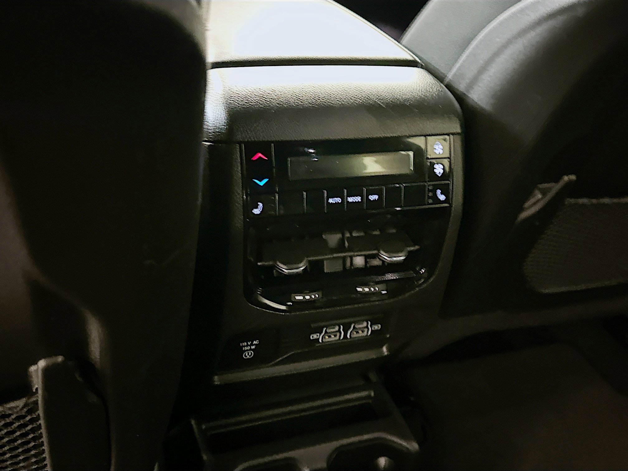 Used 2024 Jeep Grand Cherokee L Limited w/ Luxury Tech Group II image 29